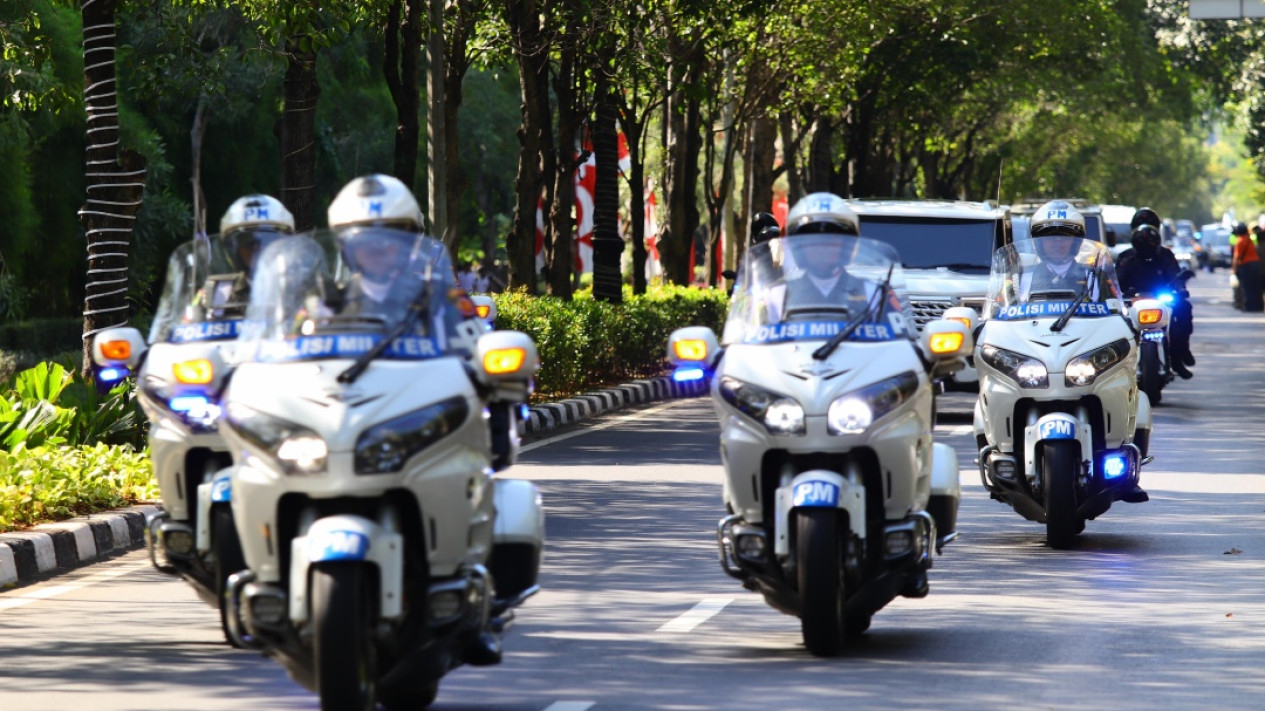Pendukung Jokowi Tumpah Ruah Antar Jokowi Pulang ke Solo