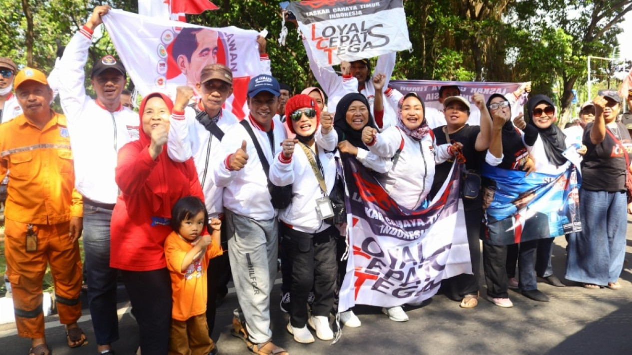 Pendukung Jokowi Tumpah Ruah Antar Jokowi Pulang ke Solo