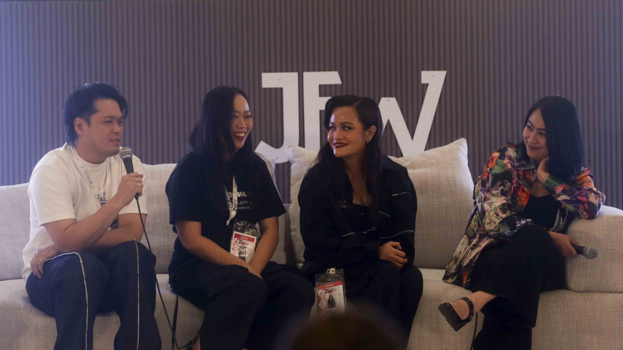 Kolaborasi Dengan Desainer Dalam Ajang Jakarta Fashion Week