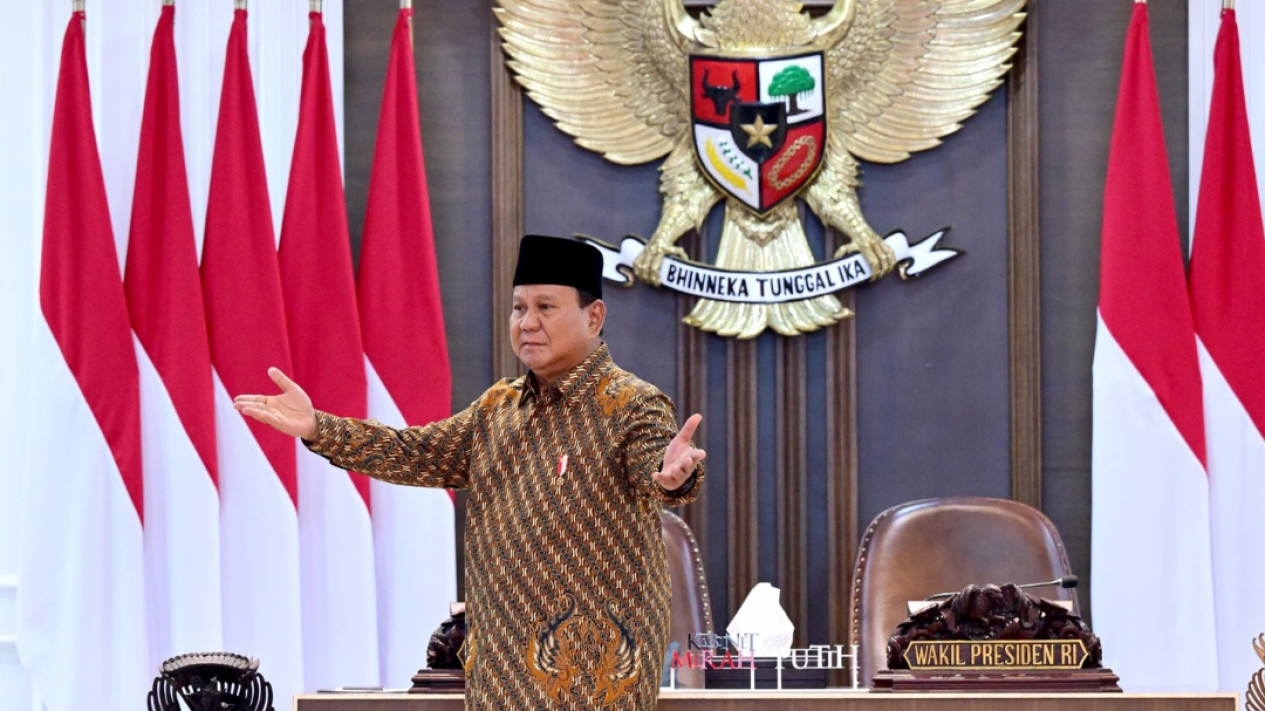 Presiden Prabowo Pimpin Rapat Kabinet Merah Putih Perdana - Vlix.id