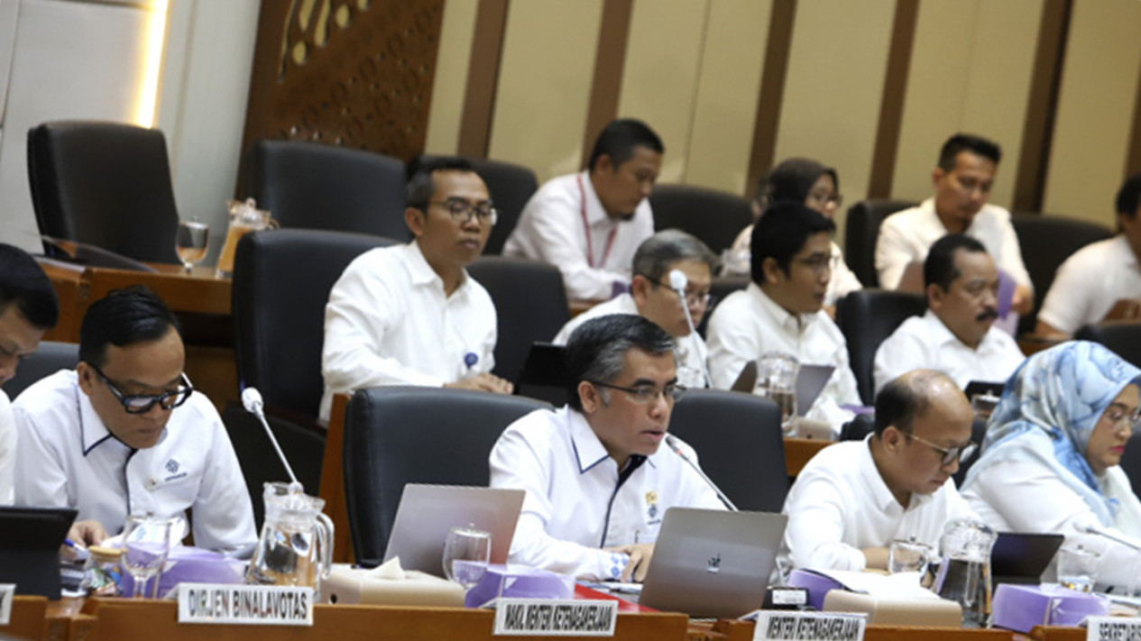 Raker Komisi IX DPR dengan Kemnaker Yassierli