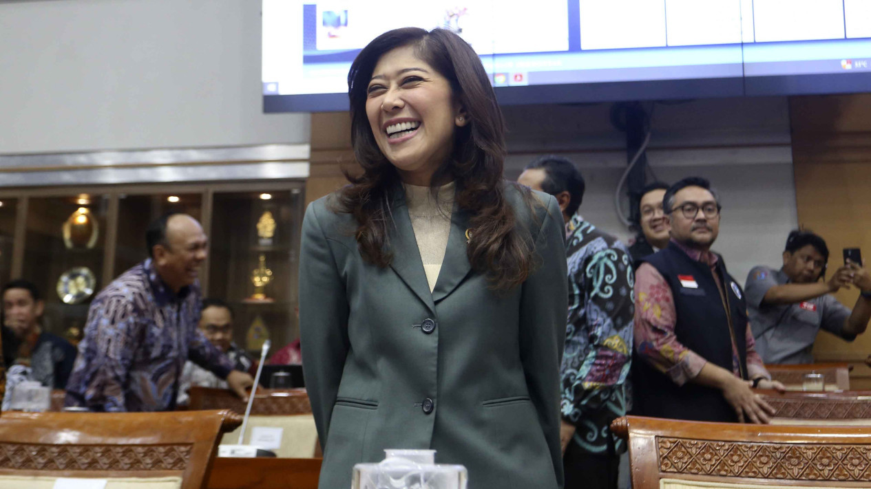 Menkomdigi Meutya Hafid Rapat Kerja dengan Komisi I DPR