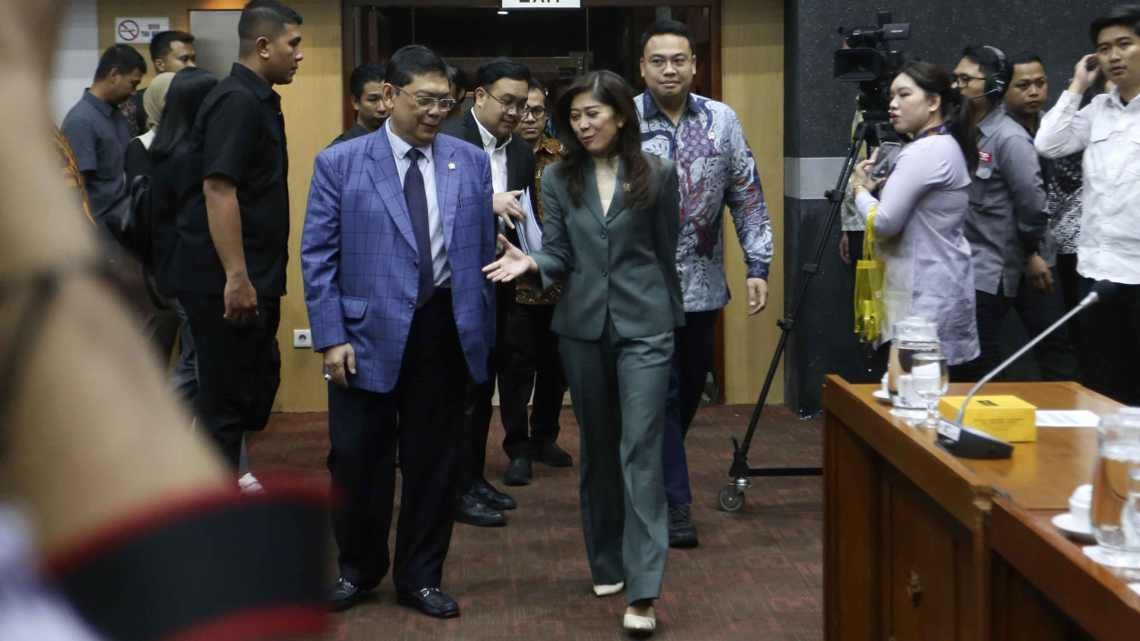 Menkomdigi Meutya Hafid Rapat Kerja dengan Komisi I DPR