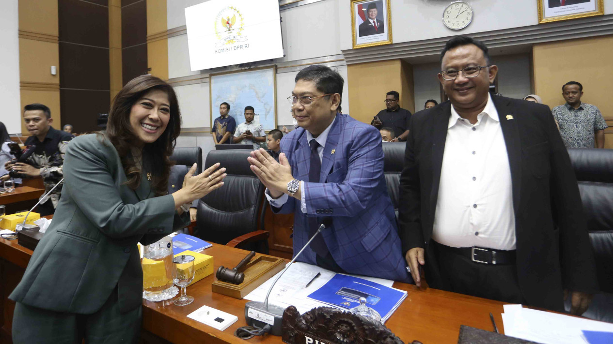 Menkomdigi Meutya Hafid Rapat Kerja dengan Komisi I DPR