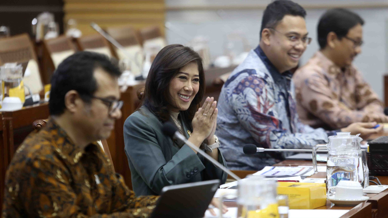 Menkomdigi Meutya Hafid Rapat Kerja dengan Komisi I DPR