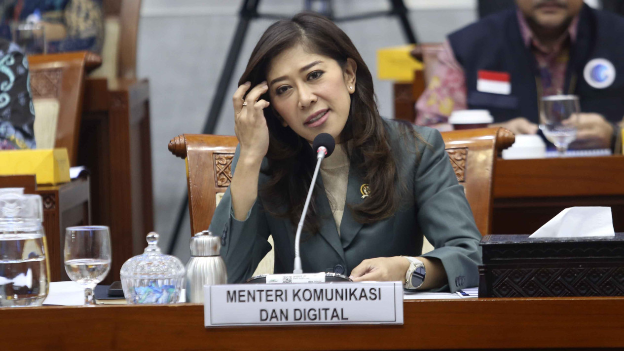 Menkomdigi Meutya Hafid Rapat Kerja dengan Komisi I DPR