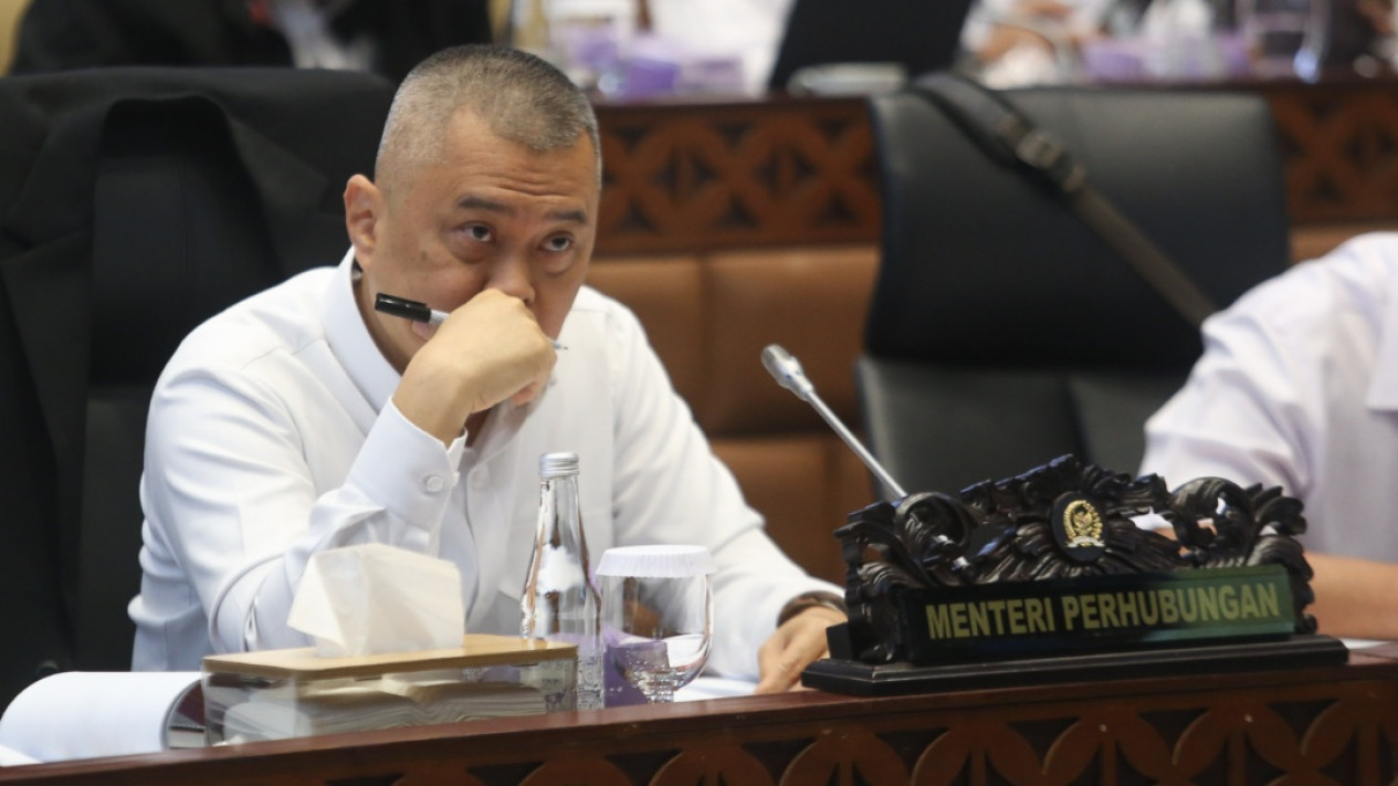 Menteri Perhubungan Dudy Purwagandhi dengan Komisi V