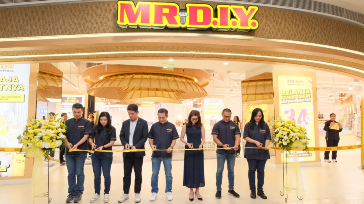 Instalasi Seni di Toko ke-900 Jaringan MR.DIY