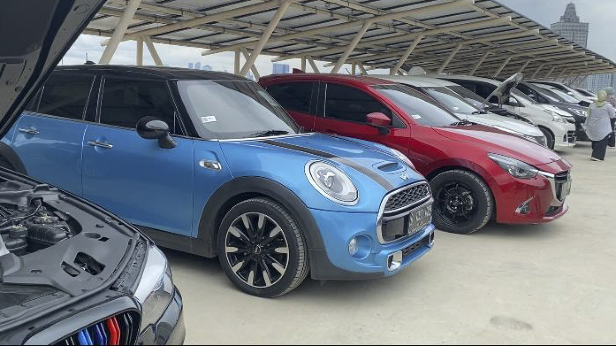 Melihat Deretan Kendaraan dan Barang Mewah Sitaan KPK