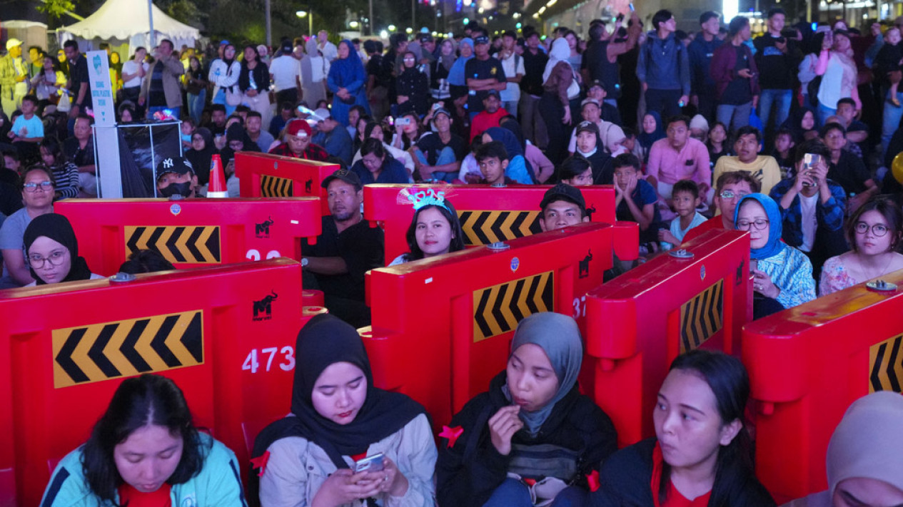 Pesta Kembang Api Perayaan Tahun Baru di Bunderan HI