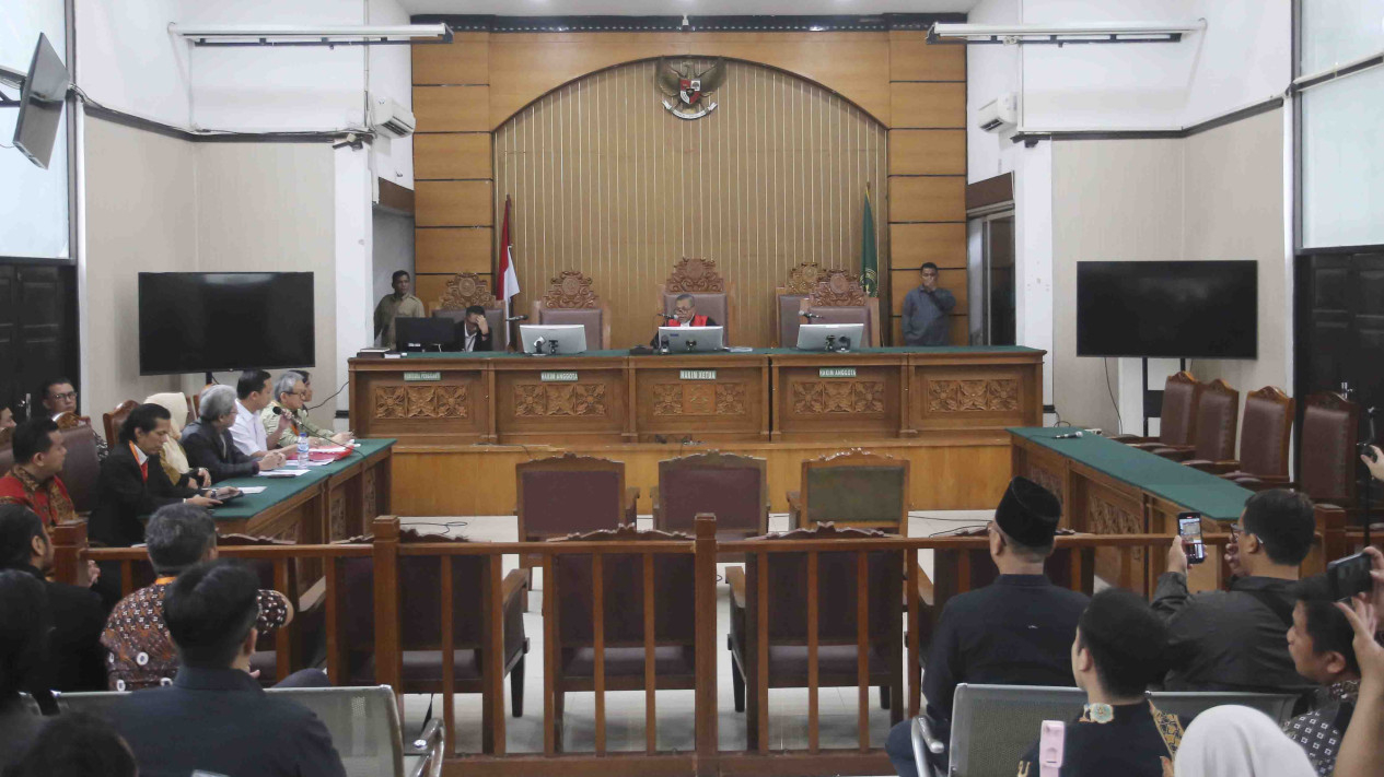 KPK Tak Hadir, Sidang Praperadilan Hasto Kristiyanto Ditunda