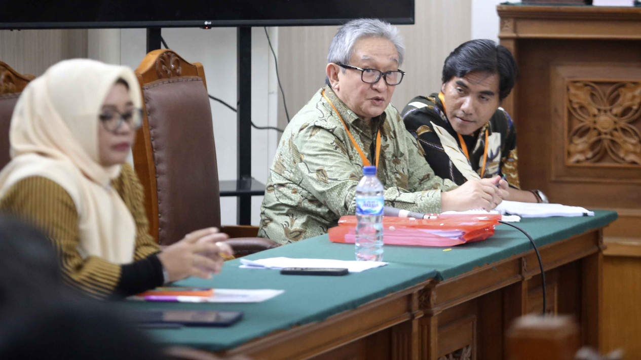 KPK Tak Hadir, Sidang Praperadilan Hasto Kristiyanto Ditunda