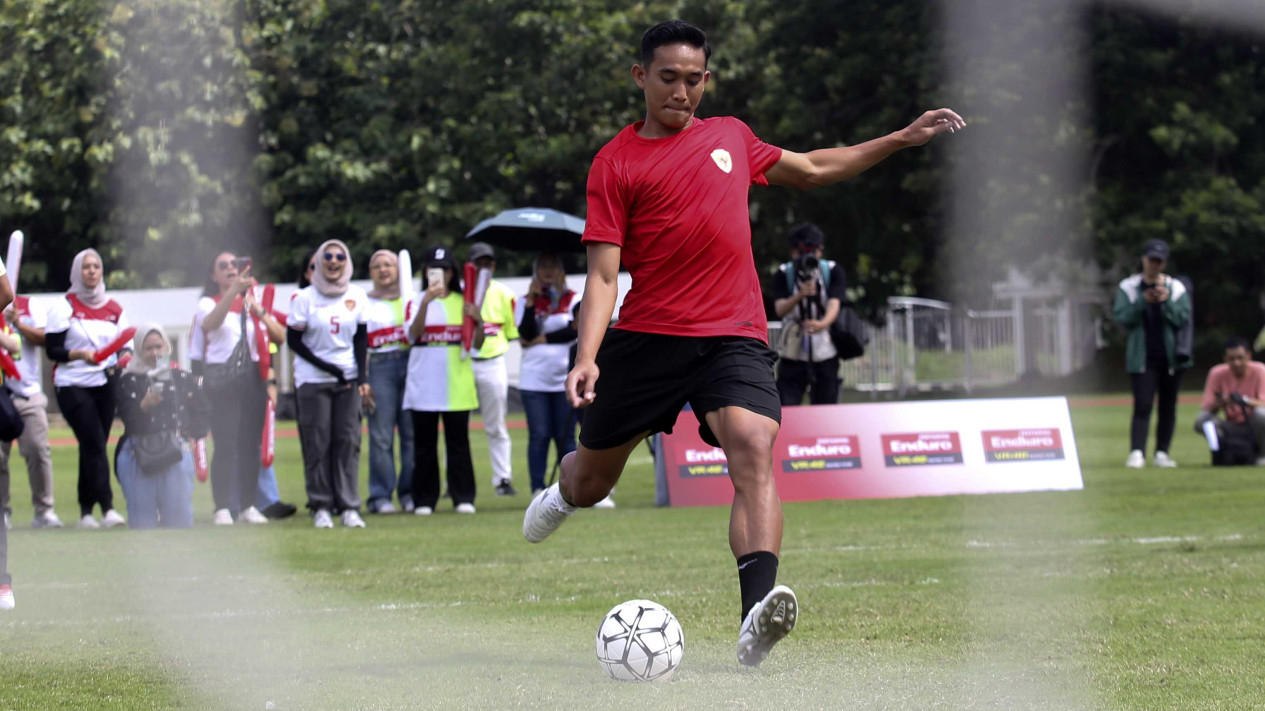 Pembalap VR46 Ikuti Football Challenge di Stadion Madya GBK