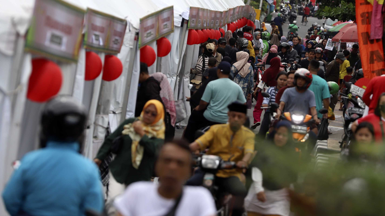Festival Bandeng Rawa Belong Sambut Imlek