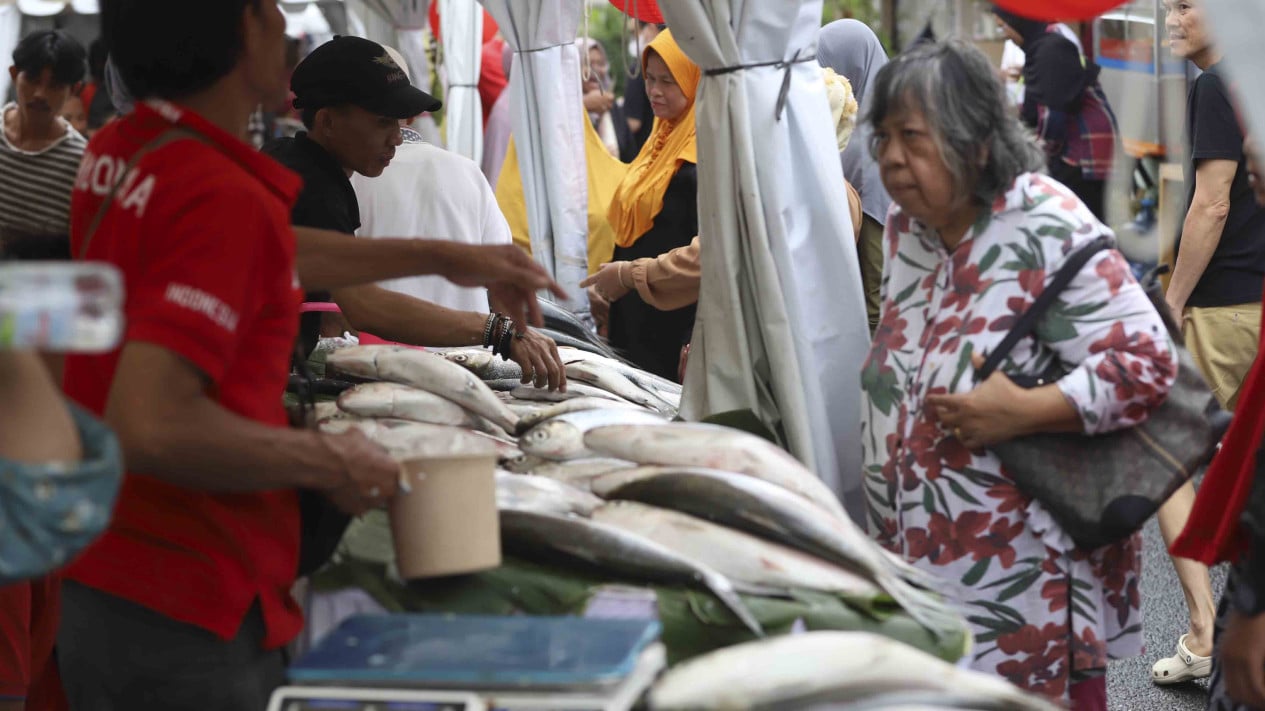Festival Bandeng Rawa Belong Sambut Imlek