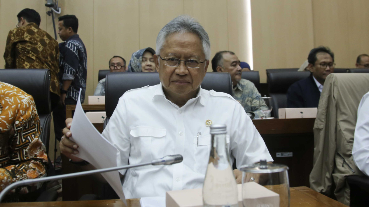Menristekdikti Satryo Soemantri Raker dengan XII DPR RI