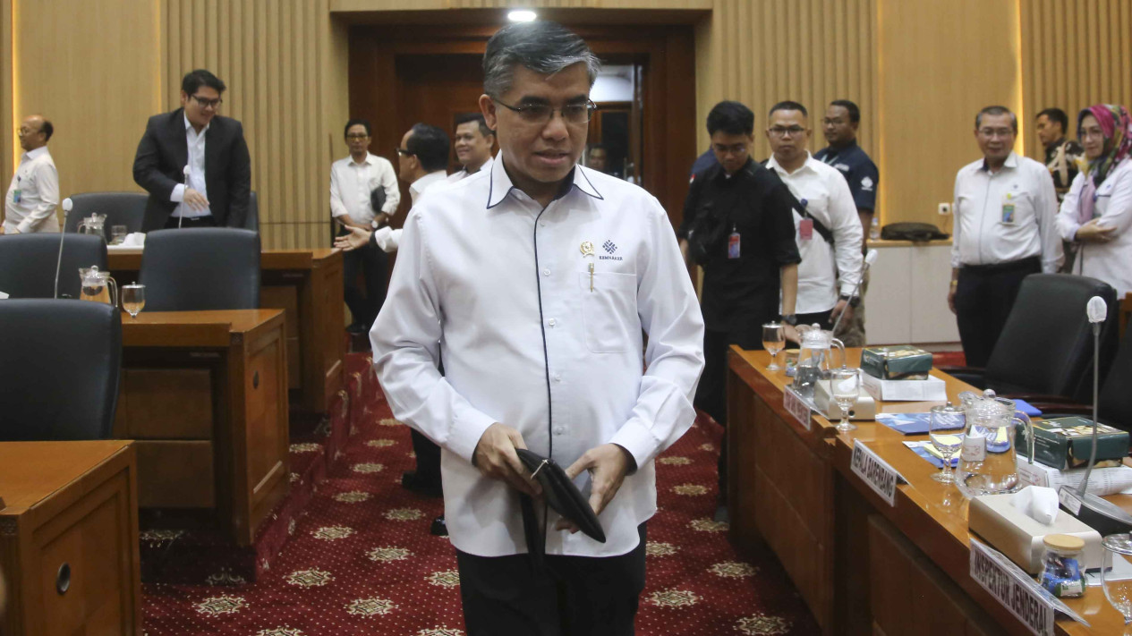 Menaker Raker Bareng DPR Bahas Ciptaker - Vlix.id