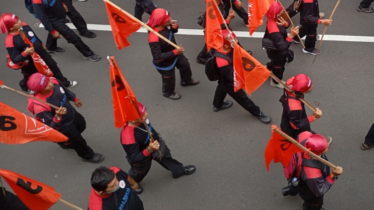 Ribuan Buruh Kembali Demo di Depan DPR