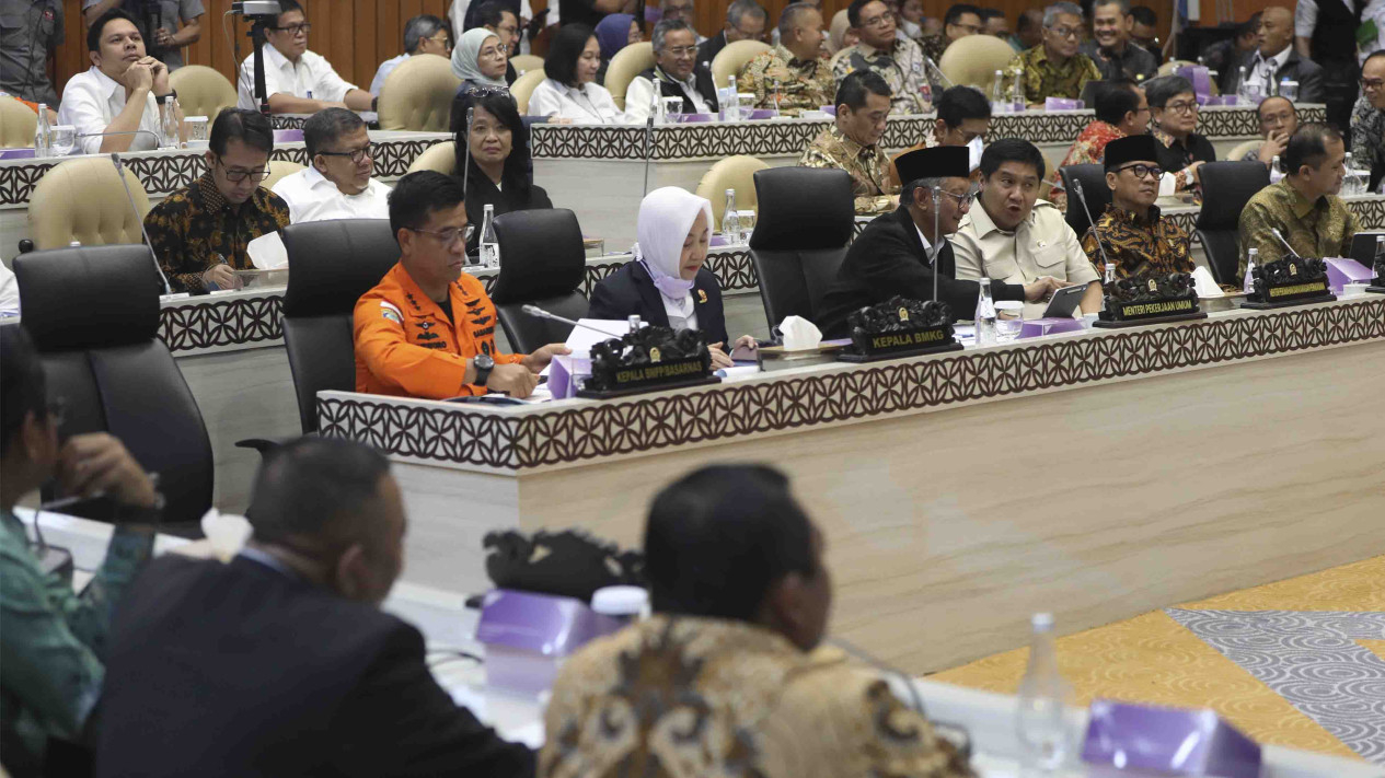 Rapat Kerja Pembahasan Efisiensi Anggaran 2025