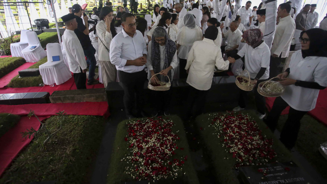 Ziarah Kubur Do'a & Tasyakuran 83 Tahun Bakrie Group