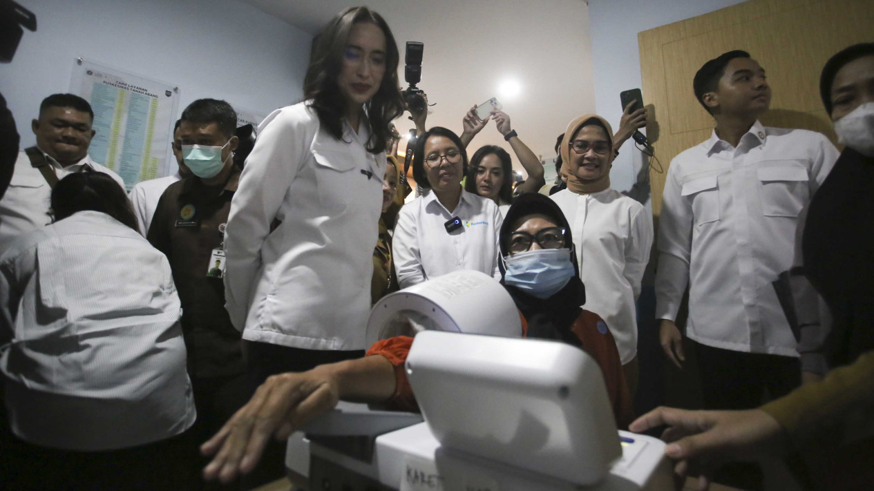 Menpar Widiyanti Putri Pantau Program Cek Kesehatan Gratis