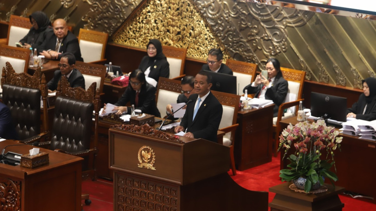 Rapat Paripurna DPR Setujui RUU Minerba Menjad UU