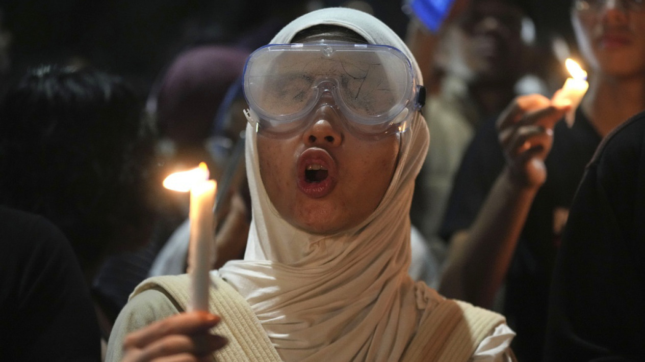 Masa Aksi Demo Mahasiswa Bertahan Hingga Malam