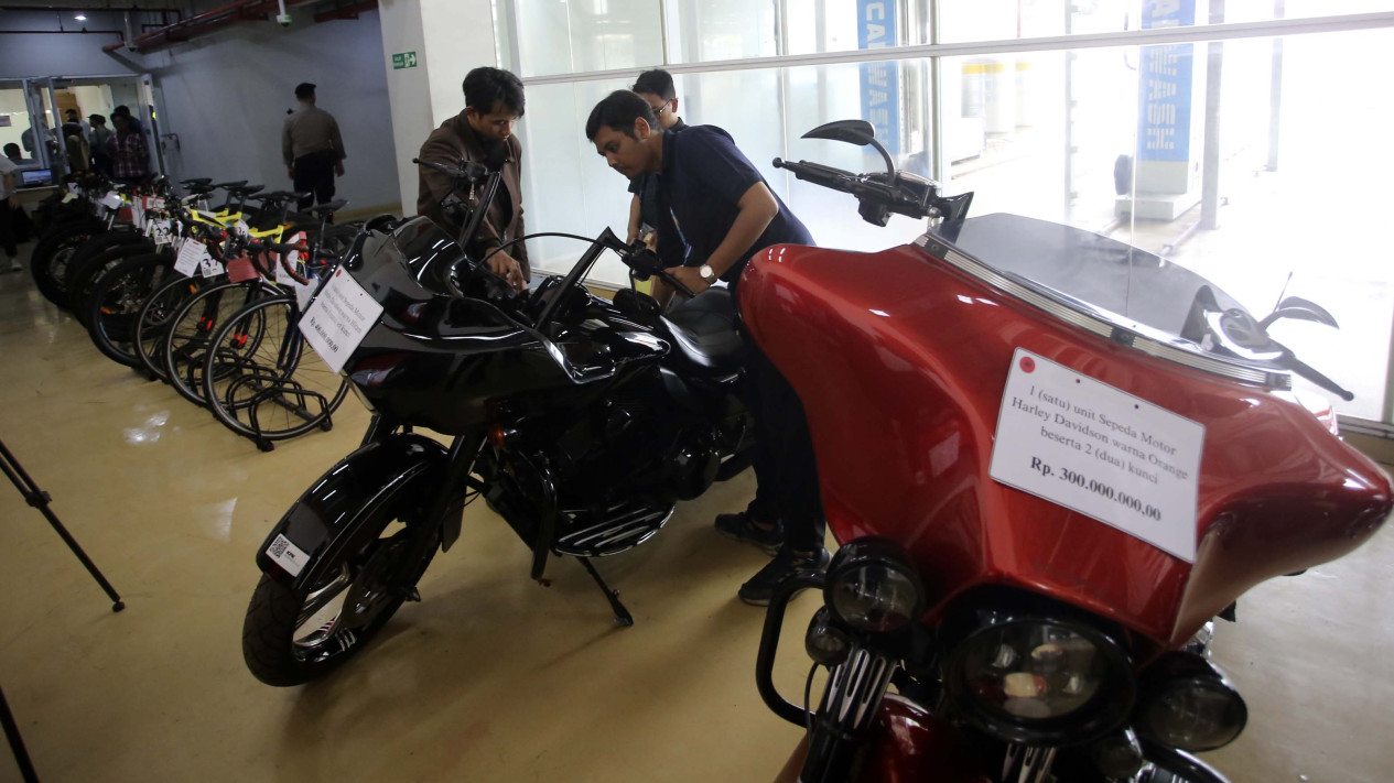 Melihat Barang Hasil Rampasan KPK untuk Dilelang