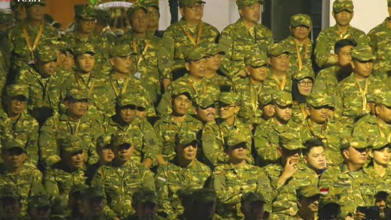 Presiden Prabowo Pimpin Parade Senja Retret Kepala Daerah