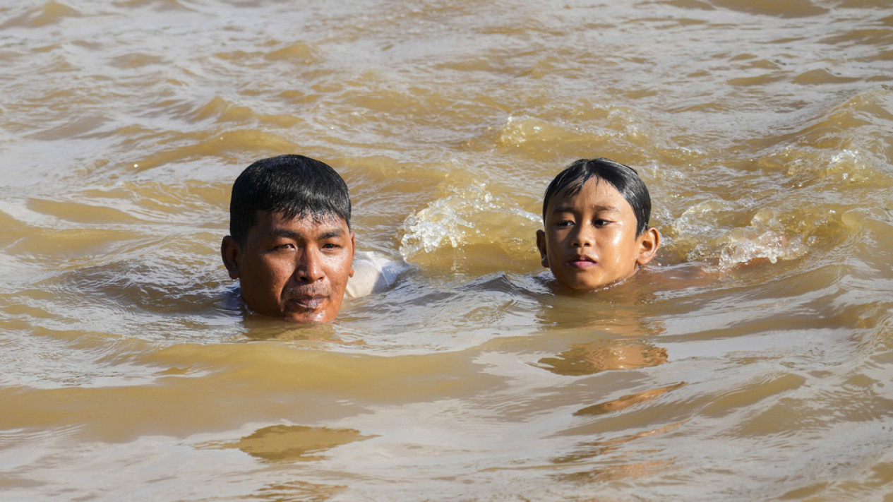 Tradisi Mandi di Sungai Cisadane Menjelang Puasa Ramadan