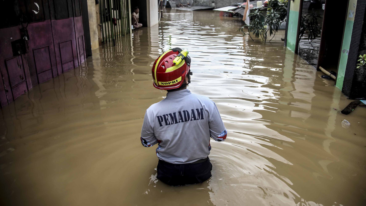 Evakuasi Warga Terdampak Banjir di Wilayah Jakarta
