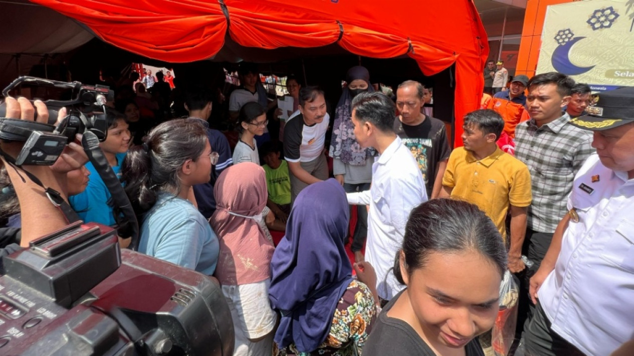 Wakil Presiden Gibran Tinjau Korban Banjir di Bekasi