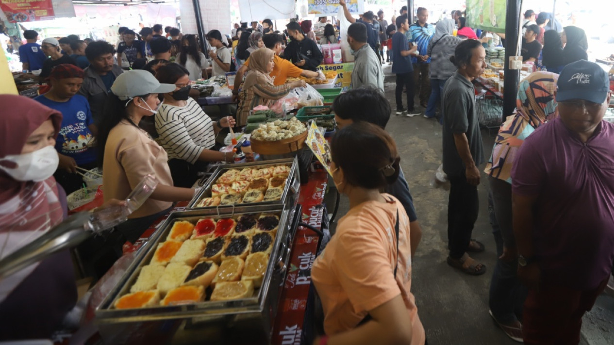 Potret 'War' Takjil Buka Puasa di Benhil