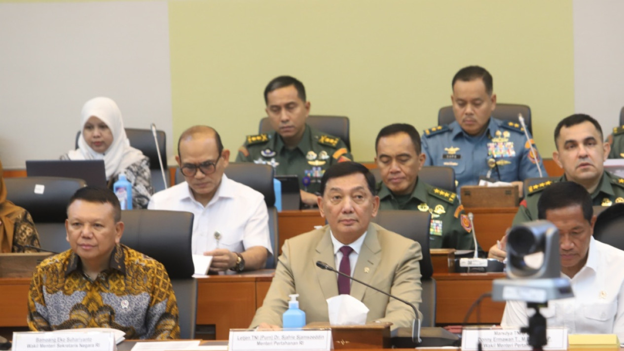 Menhan RI Sjafrie Sjamsoeddin Raker dengan DPR RI
