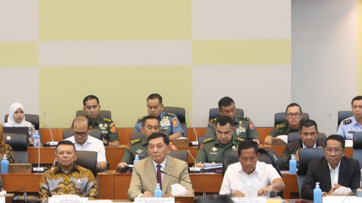 Menhan RI Sjafrie Sjamsoeddin Raker dengan DPR RI