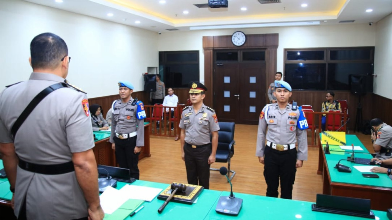 Sidang Etik Eks Kapolres Ngada AKBP Fajar Widyadharma Lukman