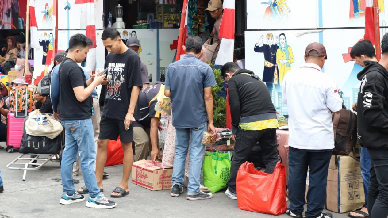 Puncak Arus Mudik di Terminal Kalideres Jakarta