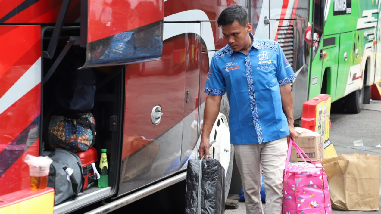 Puncak Arus Mudik di Terminal Kalideres Jakarta