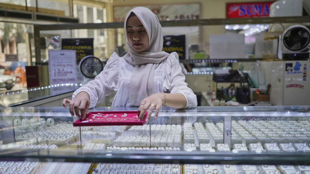 Harga Emas Kembali Menembus Rekor Tertinggi