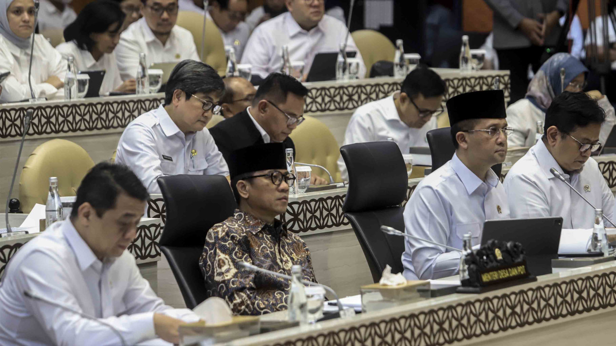 Raker Komisi V dengan Mendes PDT dan Menteri Transmigrasi