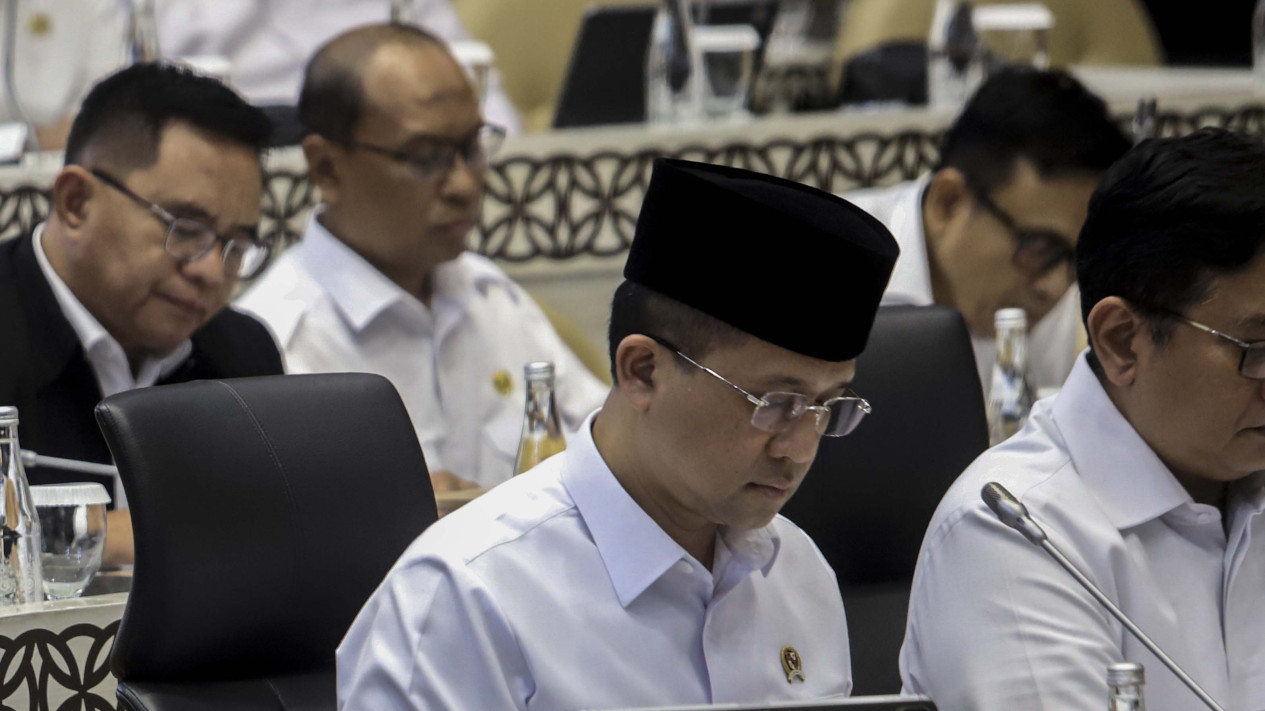 Raker Komisi V dengan Mendes PDT dan Menteri Transmigrasi