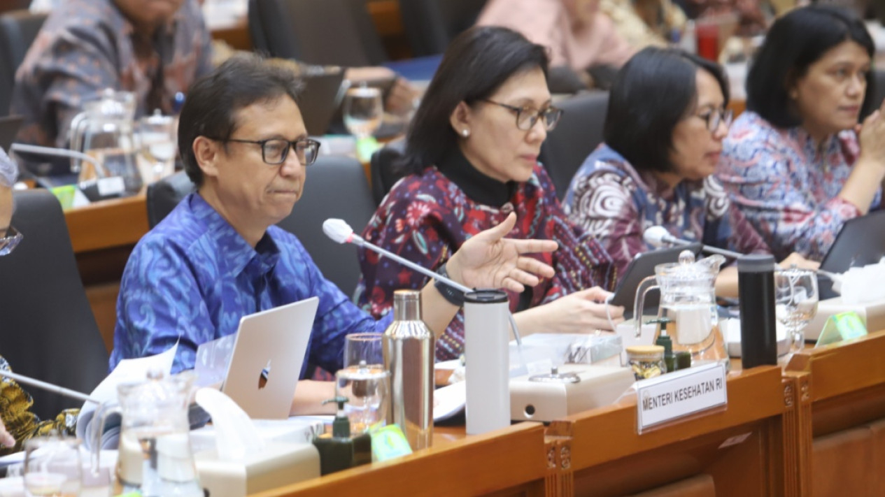 Komis IX Rapat Kerja dengan Menteri Kesehatan RI