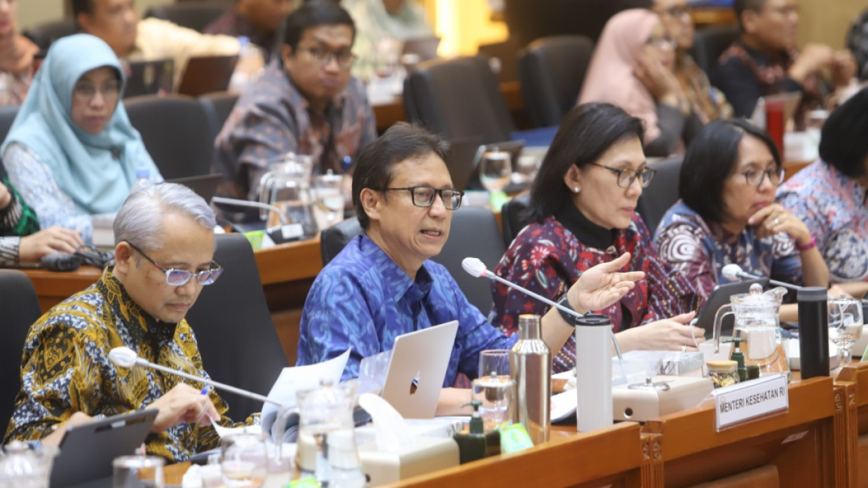 Komis IX Rapat Kerja dengan Menteri Kesehatan RI