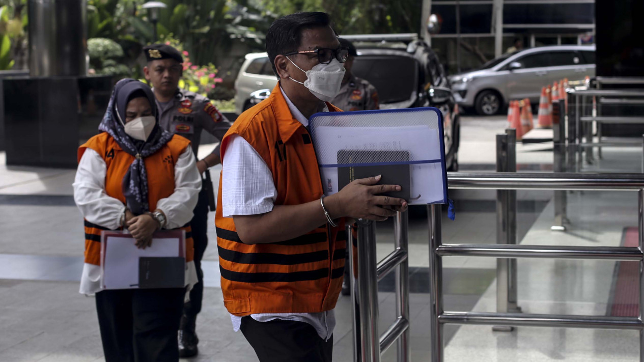 Pemeriksaan Tersangka Kasus Dugaan Suap Proyek di OKU