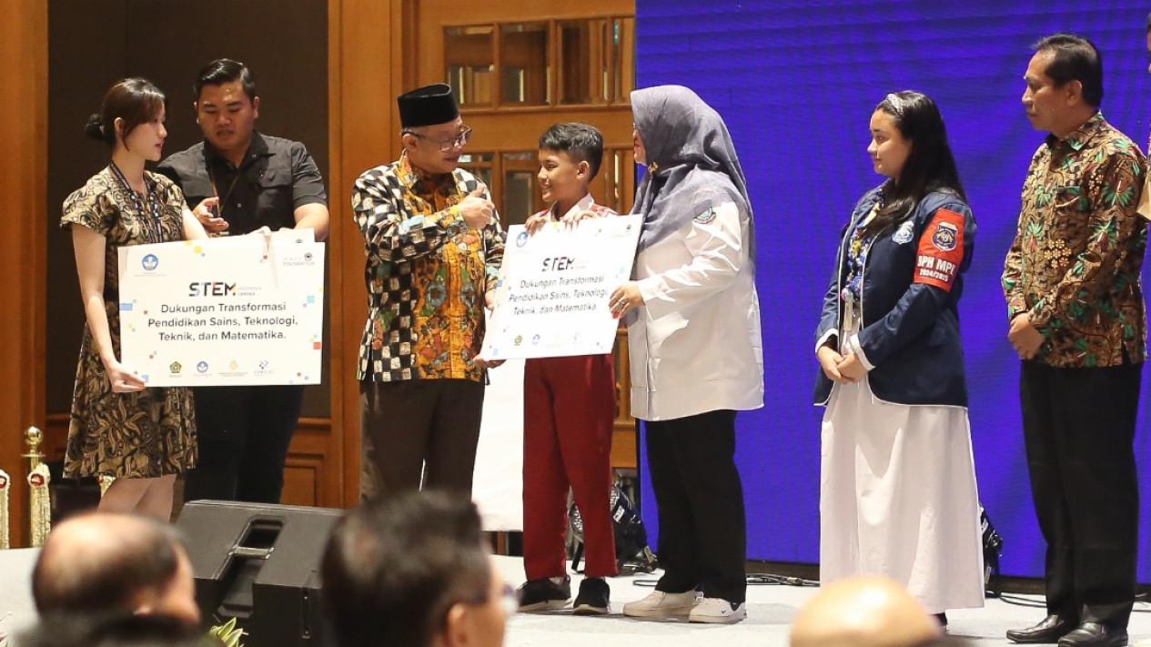 Launching Gerakan STEM Indonesia Cerdas