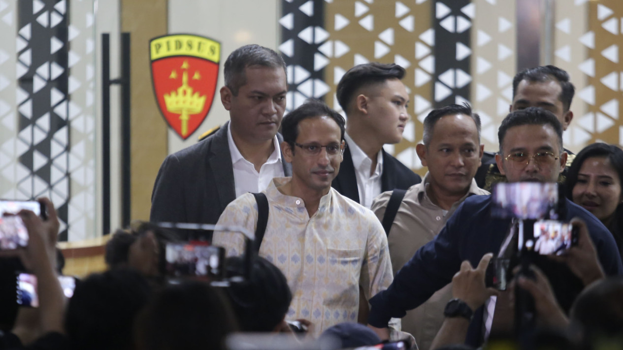 Nadiem Makarim Diperiksa Kejagung 12Jam Terkait Kasus Laptop