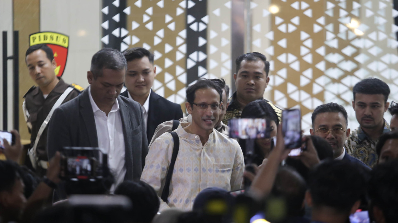 Nadiem Makarim Diperiksa Kejagung 12Jam Terkait Kasus Laptop
