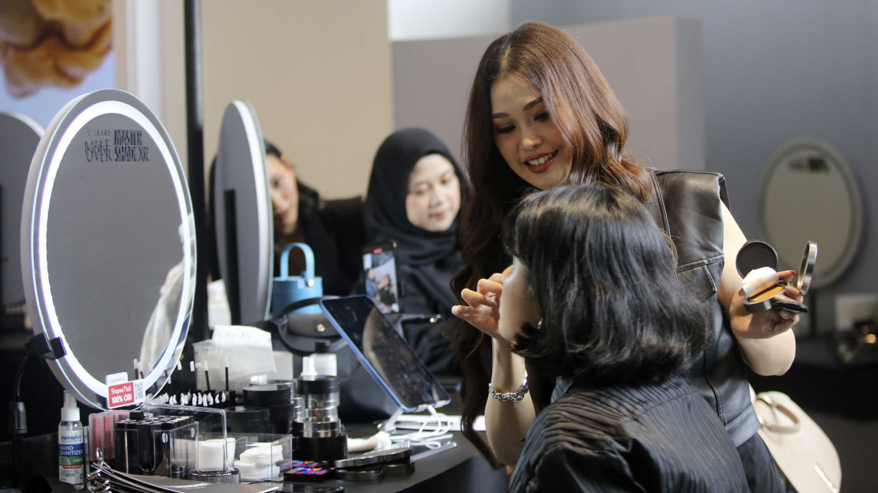 Peluncuran Make Over Mastershade