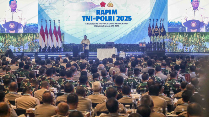 Presiden Prabowo Hadiri Rapim TNI-Polri 2025 - Vlix.id