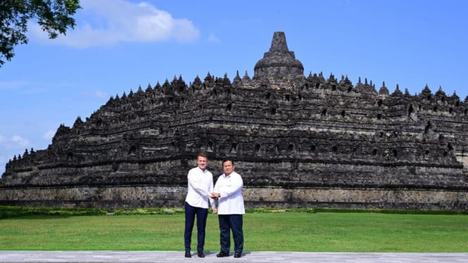 Presiden Prabowo dan Macron Kunjungi Candi Borobudur